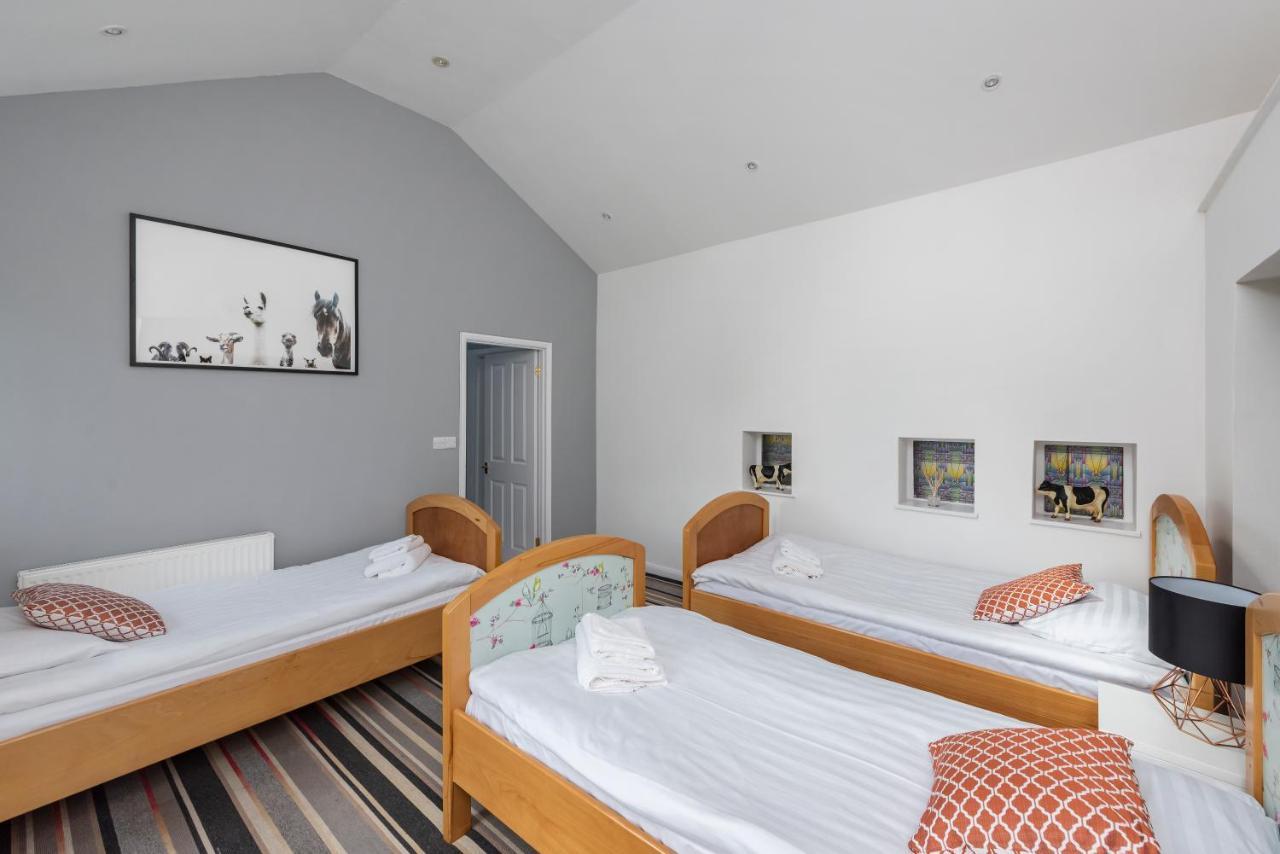 Cotswold Manor House - Country House Retreat With Hot Tub, Ideal For Large Groups Petty France Exteriér fotografie